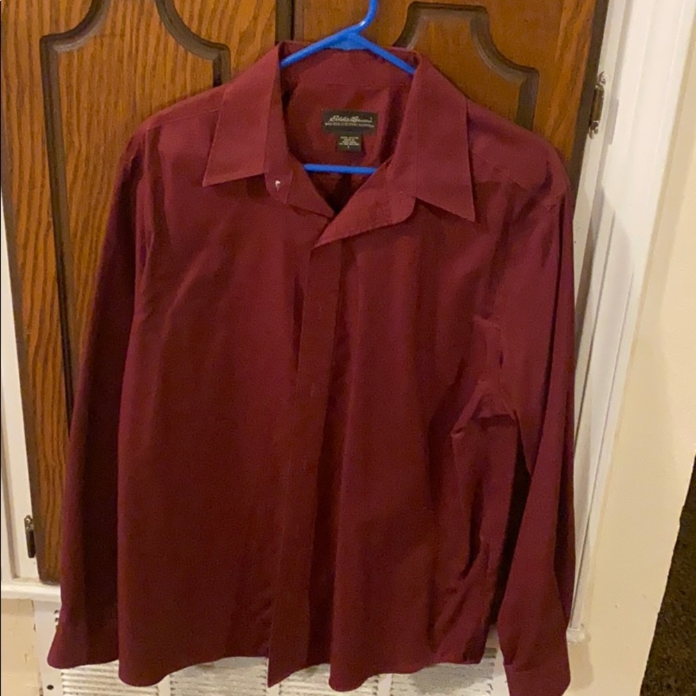 Eddie Baur men’s nice button up!